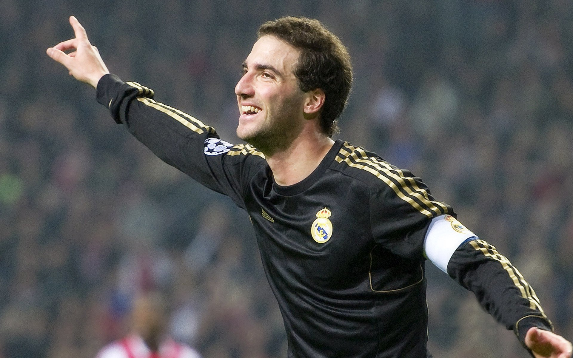 LPL选手流动成为市场焦点，冬窗操作频繁